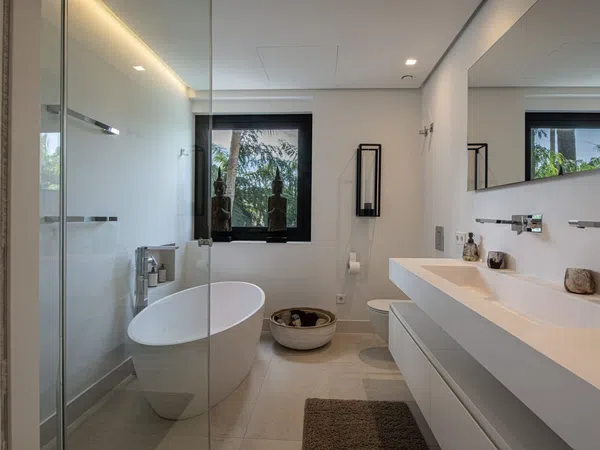 Casa independiente en Barrio La Carolina-Guadalpín - Foto 27