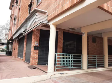Local comercial en Alcalá de Henares - Foto 2