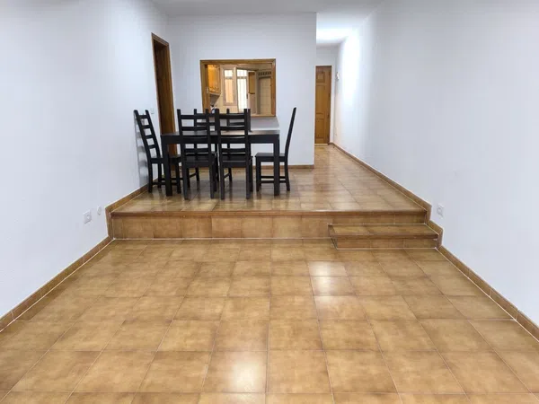 Piso en calle Juan Sebastian Elcano, 25