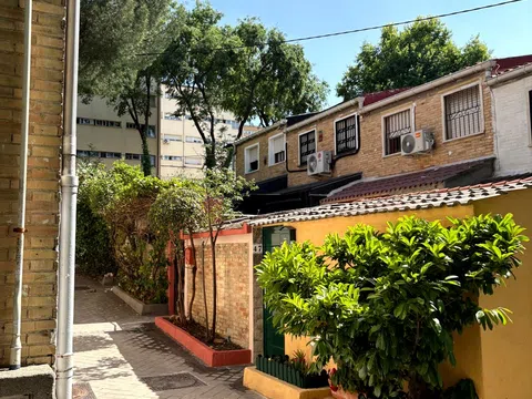Chalet adosado en calle de Sabadell, 45