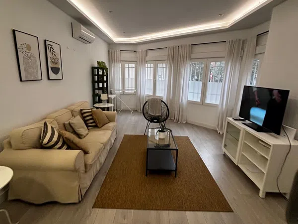 Piso en calle de Canillas, 5