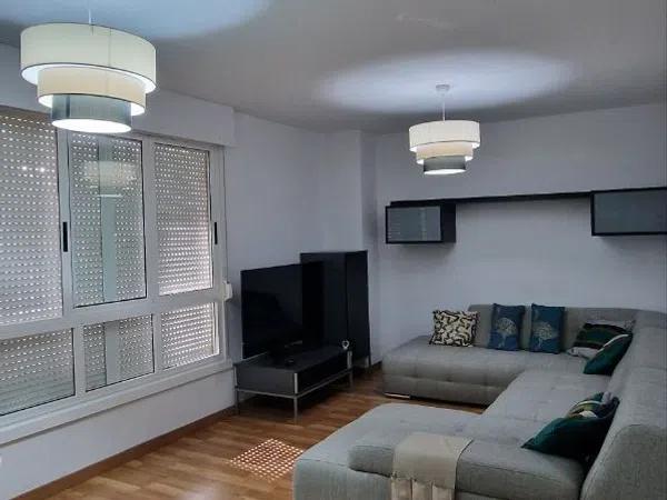 Piso en avenida César Manrique, 1