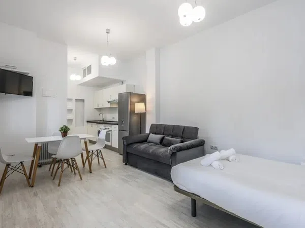 Estudio en calle San Agapito, 2 - Foto 1