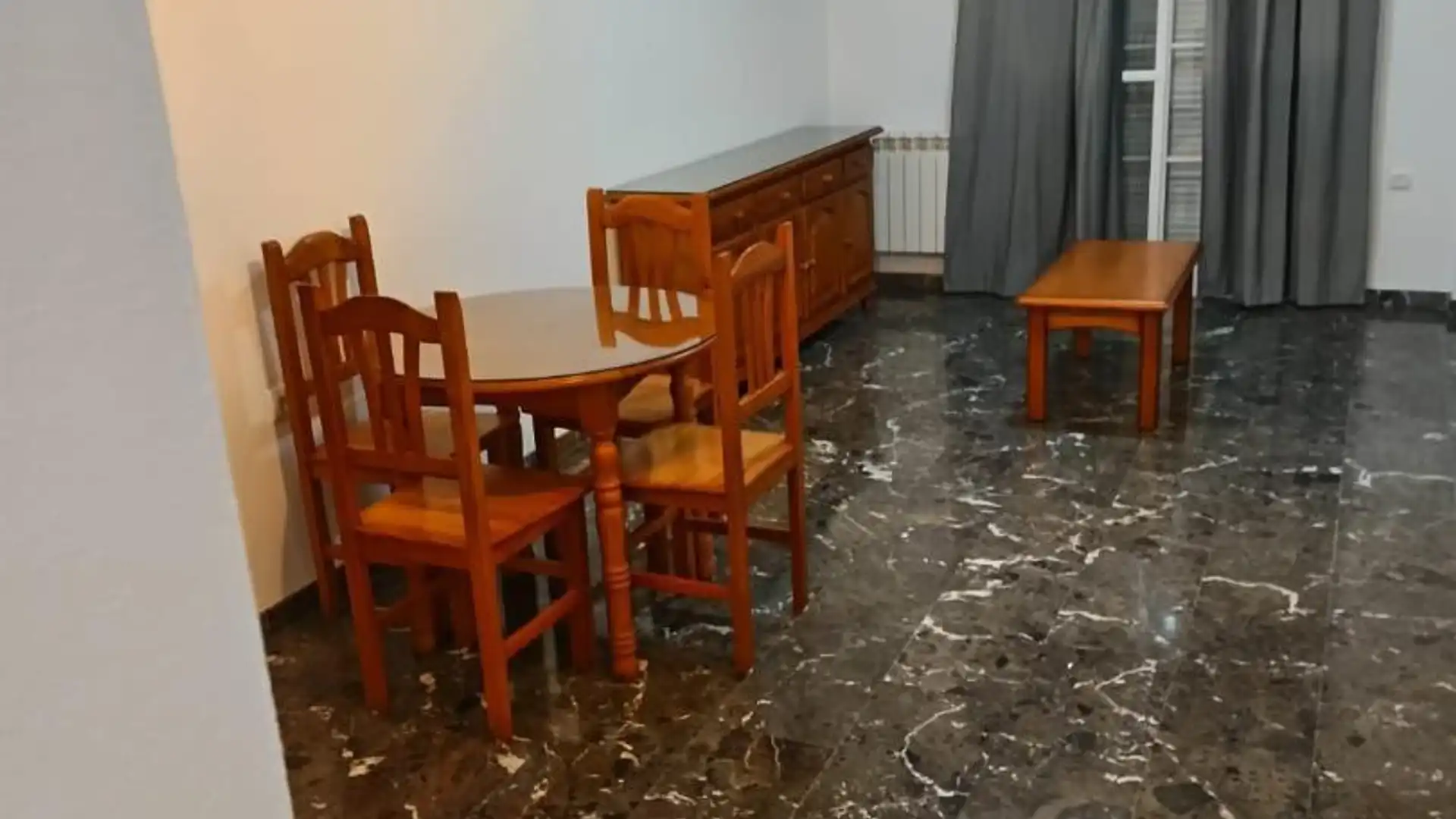 Piso en  Rodrigo de Triana 19 - Foto 3