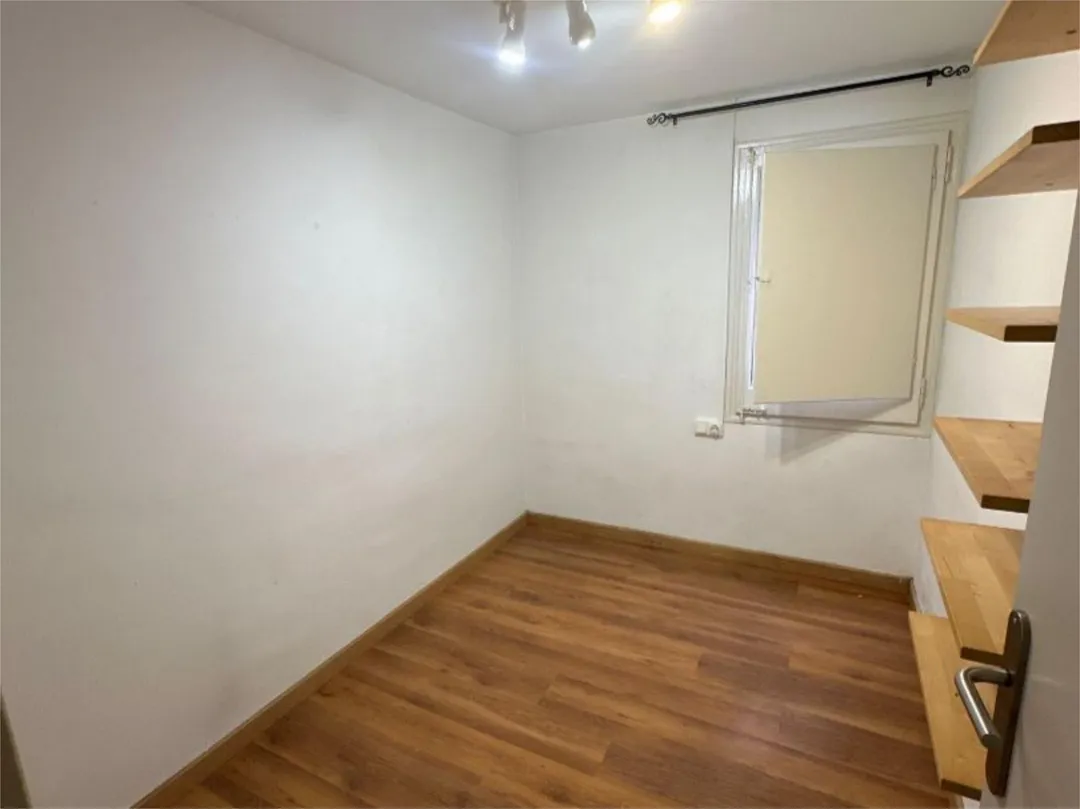 Piso en  Carrer de Josep Sangenís 46 - Foto 32