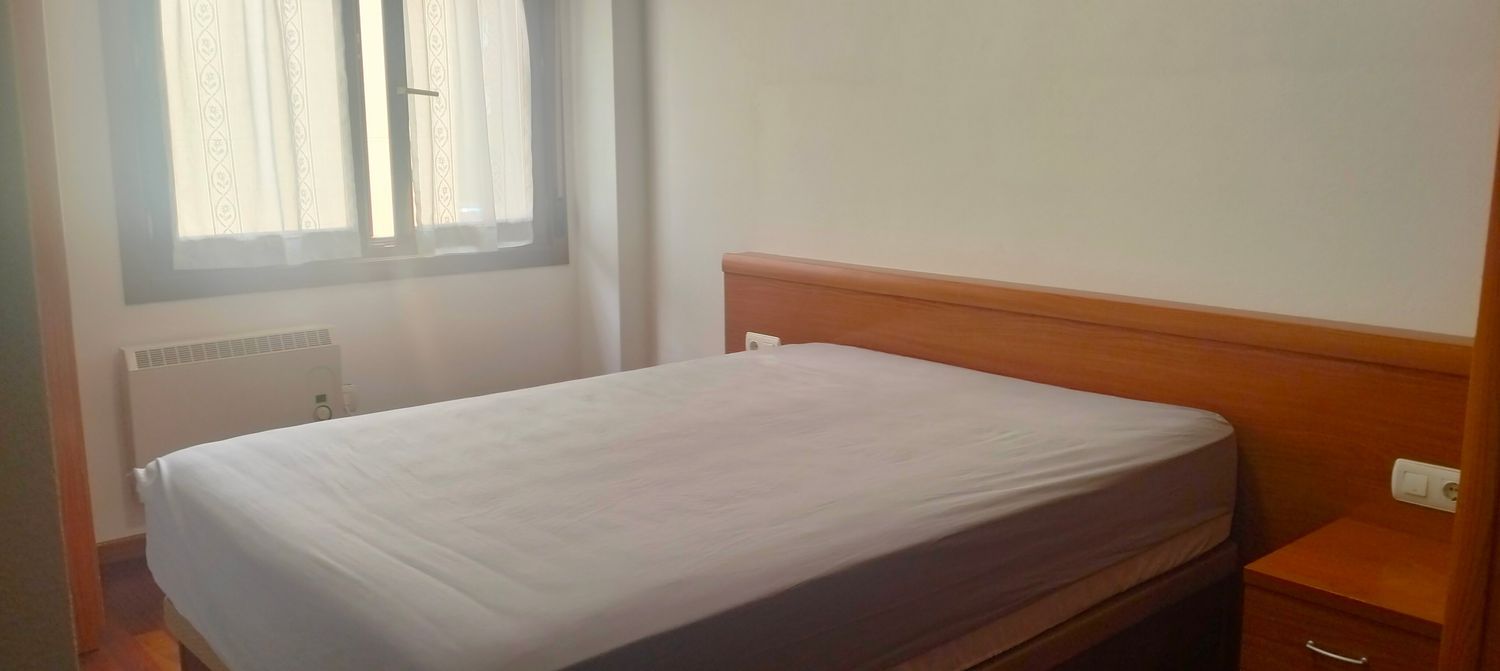 Piso en Avenida de Hermanos Perez Casariego, 5 - Foto 3