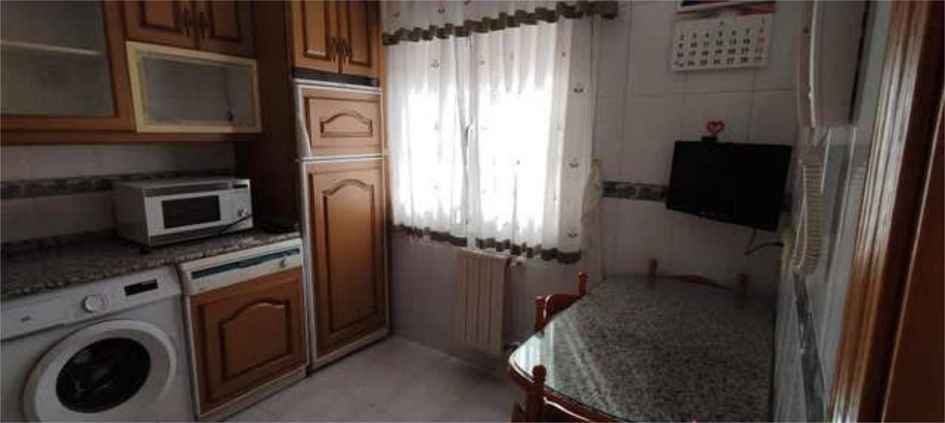 Casa adosada en San Jose de Valderas - Foto 2