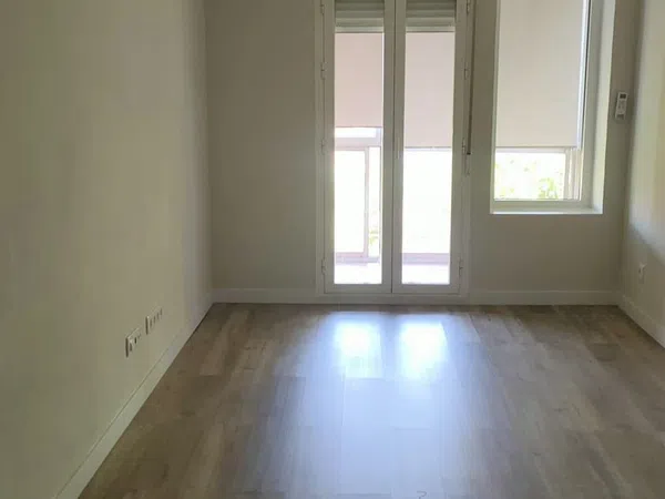 Piso en calle de Clara del Rey, 52