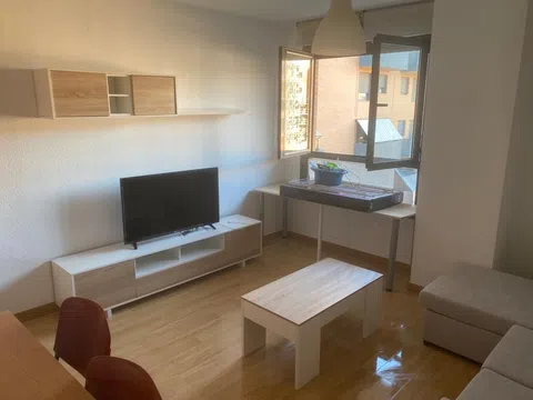 Piso en avenida Francisco Largo Caballero, 13 a