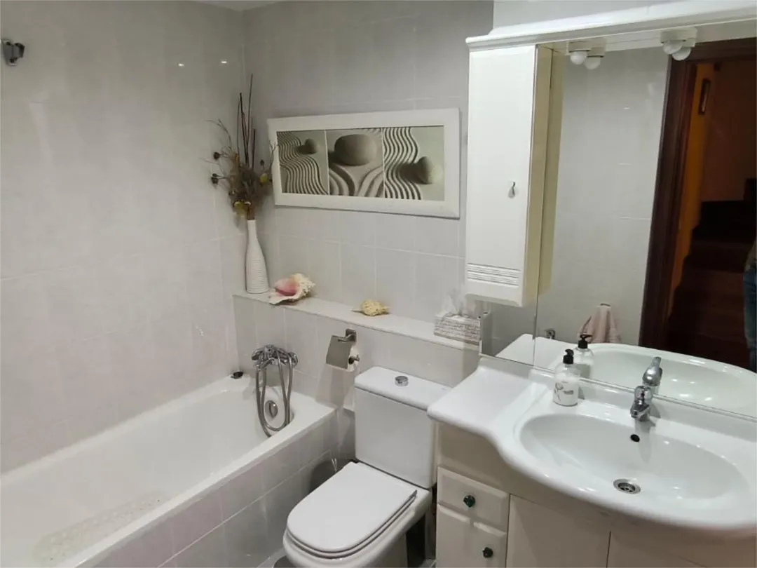 Casa adosada en  Calle Quiñones 34 - Foto 6