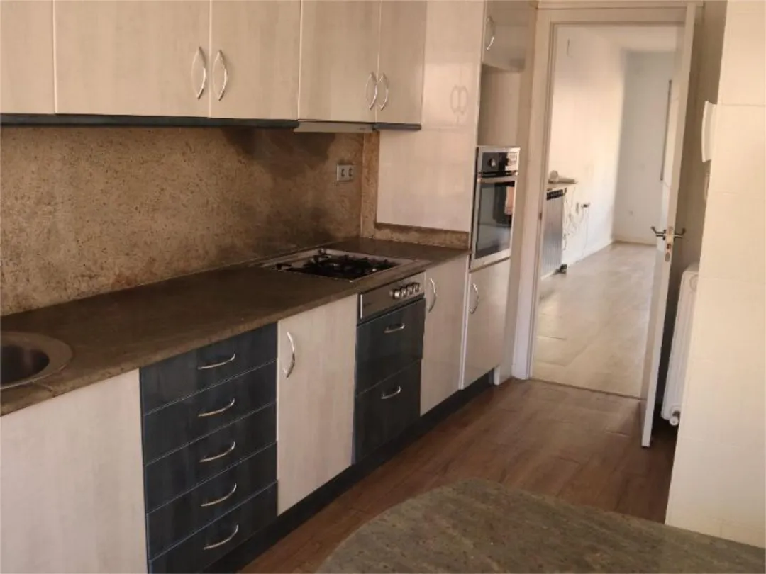 Piso en  Carrer Doctor Combelles 3 - Foto 8