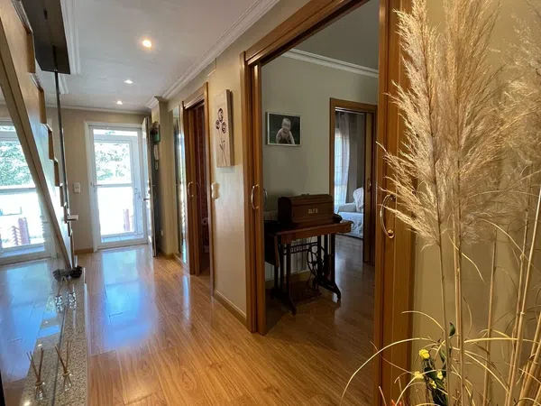 Chalet adosado en Avenida Castilla y León, 36 - Foto 1