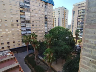 Piso en  Avinguda de Blasco Ibáñez 84 - Foto 2