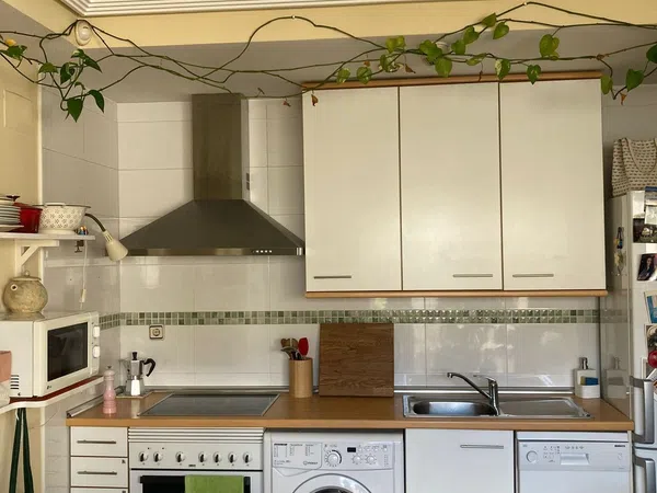 Estudio en avenida de la Reina Victoria, 7