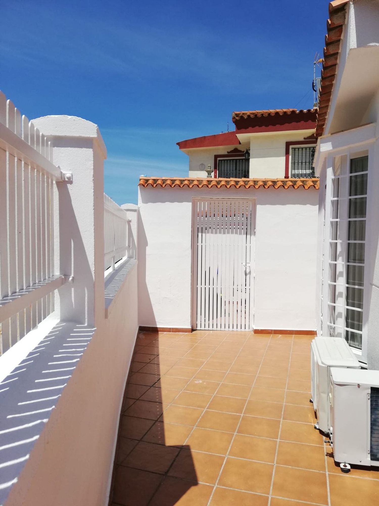 Chalet pareado en Avenida de América s/n - Foto 3