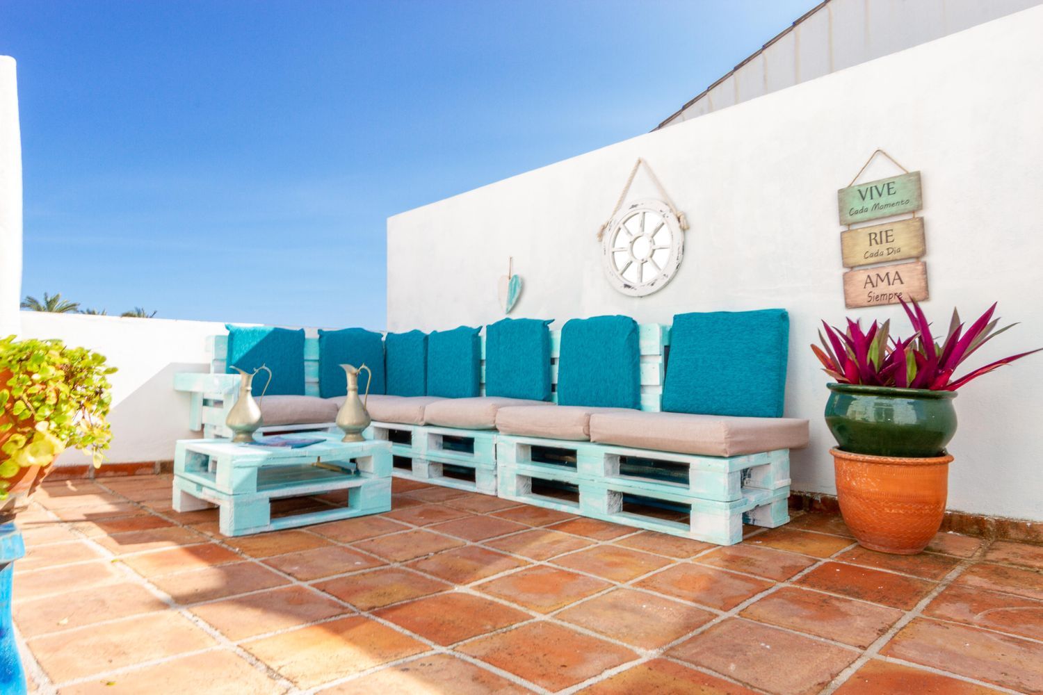Chalet adosado en Avenida Virgen del Rocío, 20 /22 - Foto 4