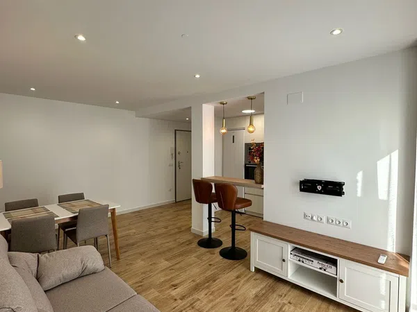 Piso en calle Hermano Luján, 2