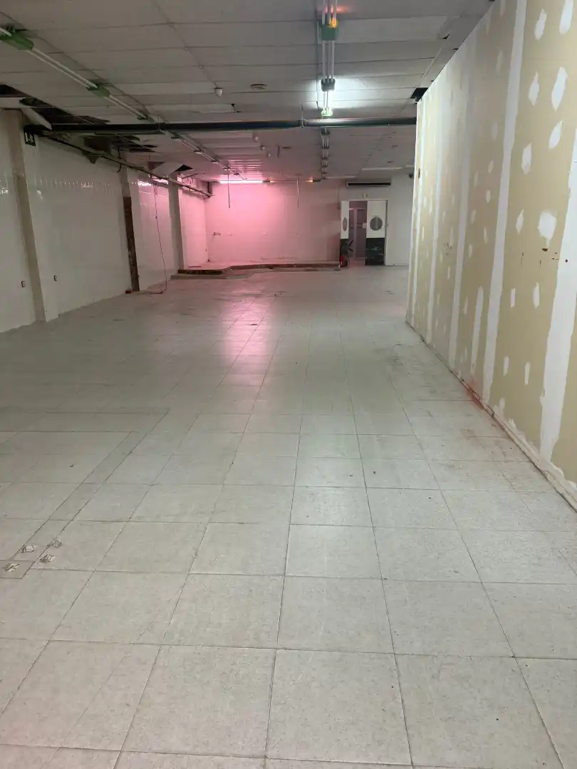 Local comercial en  Carrer de Solsona 104 - Foto 10