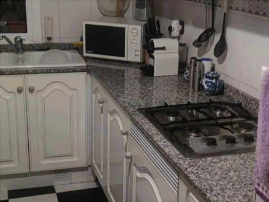 Casa adosada en  Carrer de l'Abat Escarré 34 - Foto 15