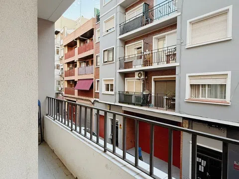Piso en calle Pilar Lorengar, 23