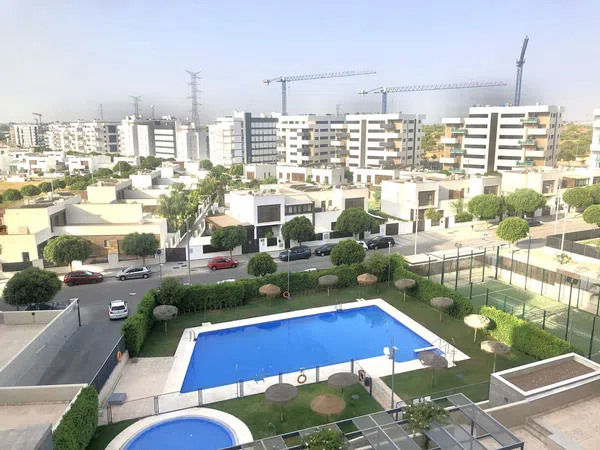 Piso en avenida Manuel Clavero Arévalo, 7