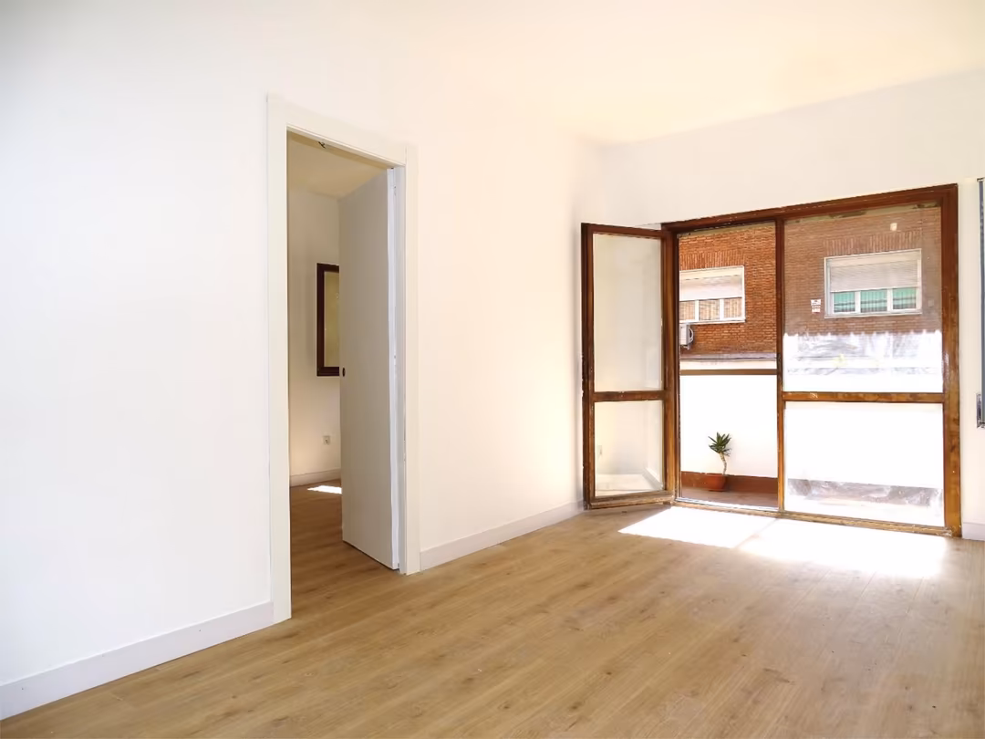 Piso en  Calle de Coslada 5 - Foto 2