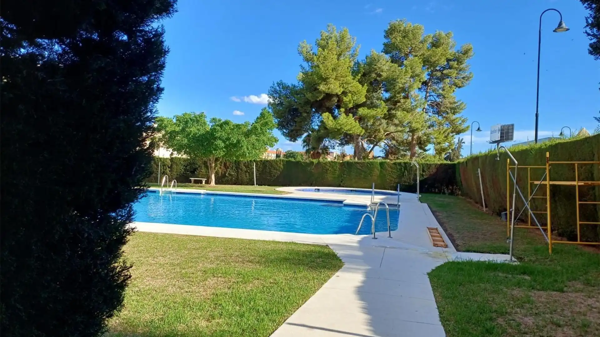 Piso en  Avenida de los Lirios Local - Foto 13