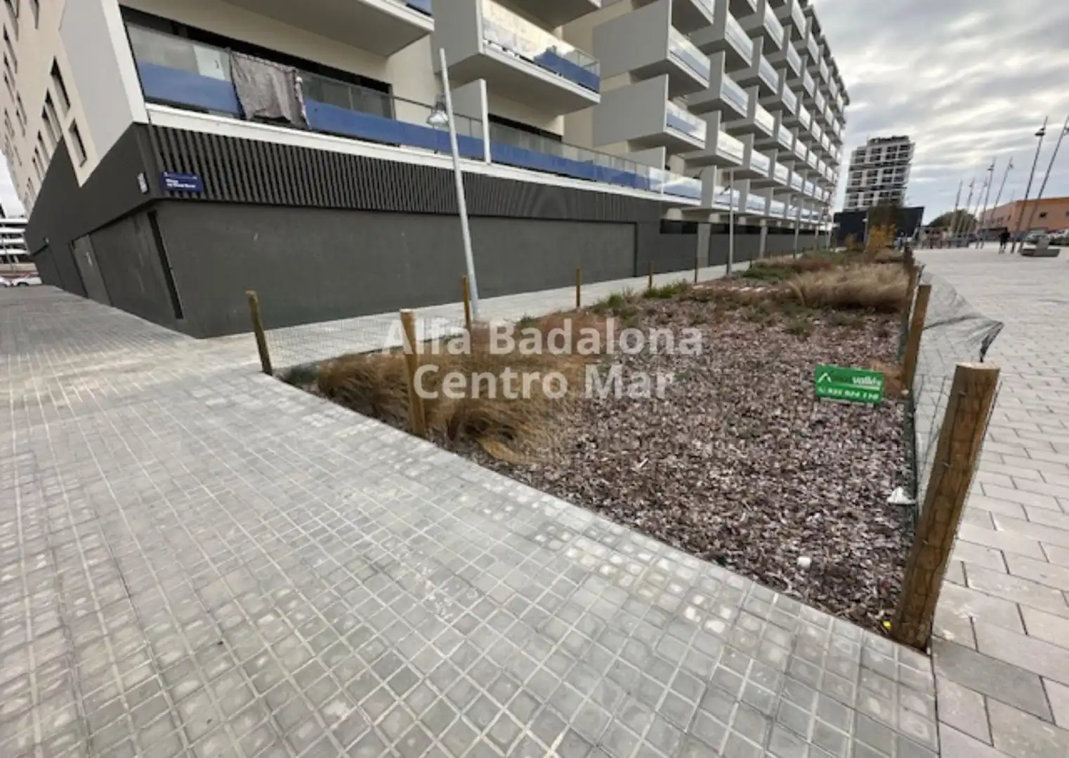 Local comercial en Badalona - Foto 2