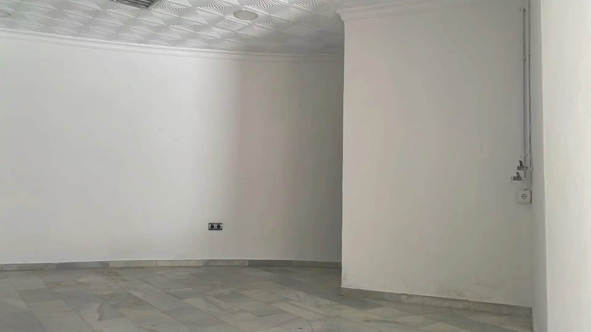 Local comercial en  Calle de Ramón Gómez de la Serna 4-7 - Foto 4