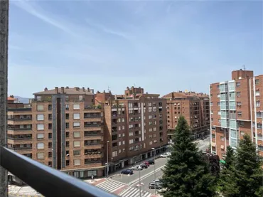 Piso en Mendebaldea - Foto 3