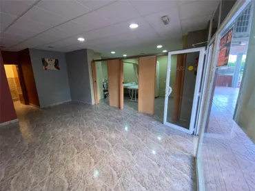 Local comercial en  Carrer d'Abrera 6 - Foto 4