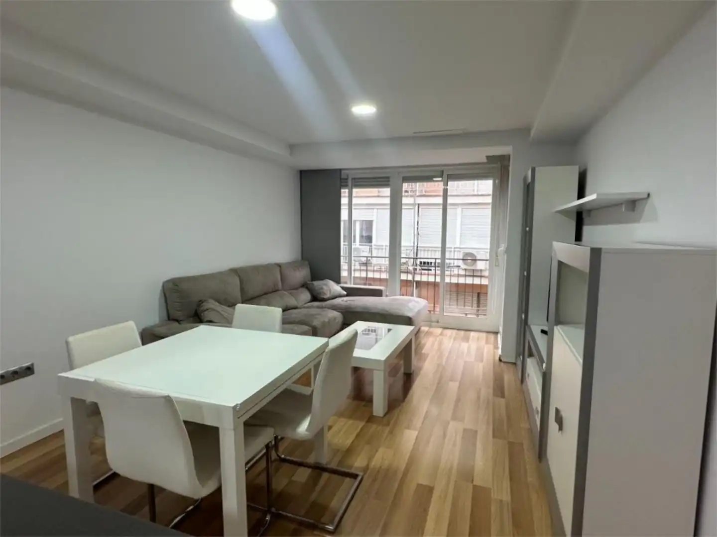 Piso en  Calle Gómez Cortina 8 - Foto 2