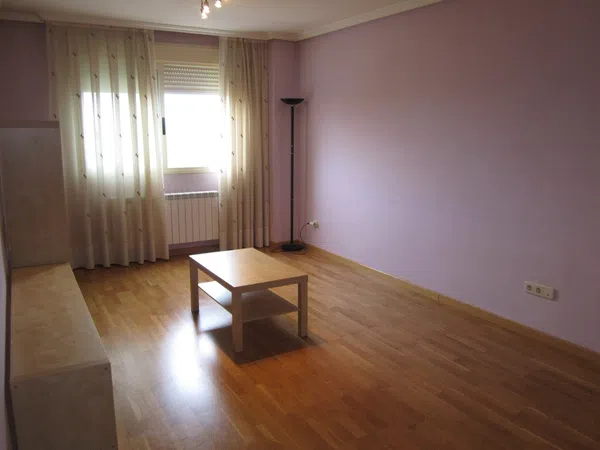 Piso en calle Trentin, 8