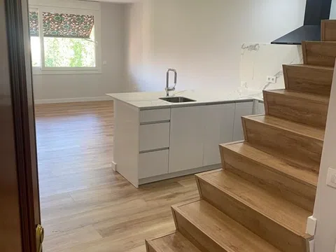 Dúplex en calle de la Infanta María Teresa, 7