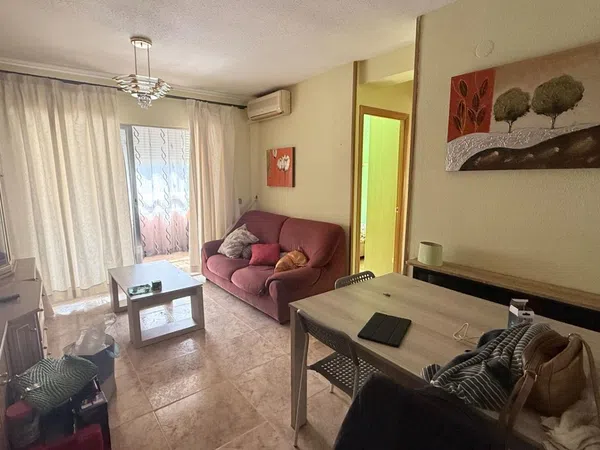 Piso en Reyes Católicos - Foto 1