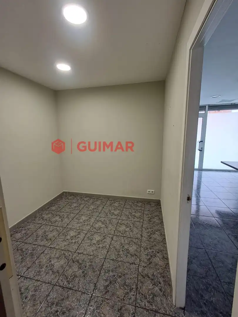 Local comercial en  Esplugues de Llobregat - Carrer de la Lleialtat - Foto 11