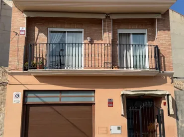 Casa adosada en Riba-roja de Túria - Foto 1