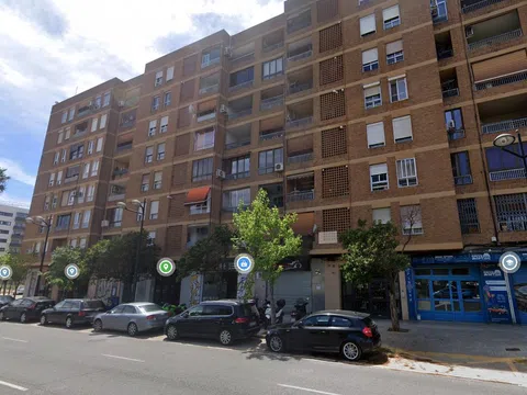 Piso en avenida de les Tres Creus, 88