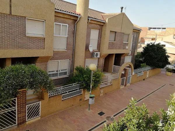 Chalet adosado en calle San Juan, 25