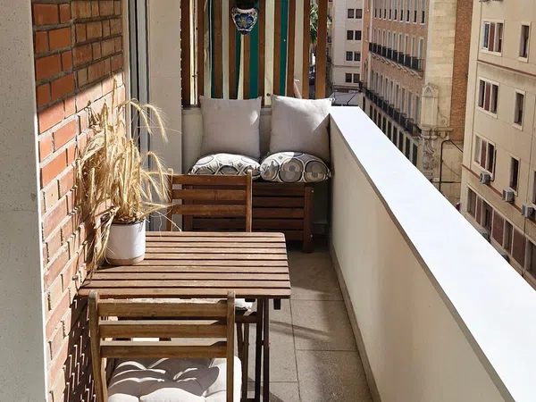 Piso en Calle Duquesa de Parcent, 11, Ensanche Centro - Soho - Foto 1