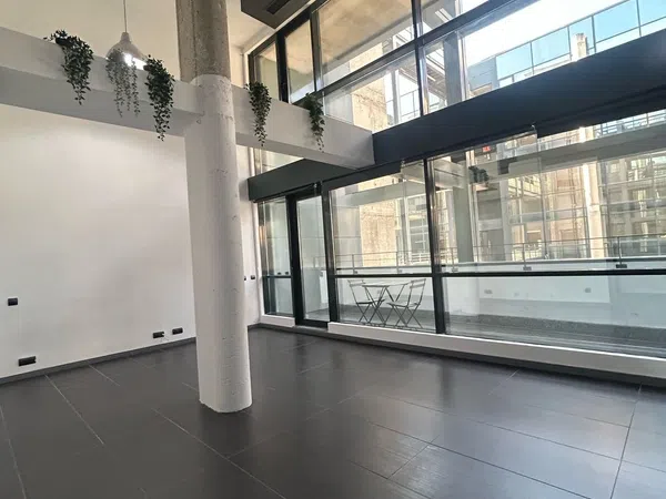 Estudio en avenida de Manoteras, 8