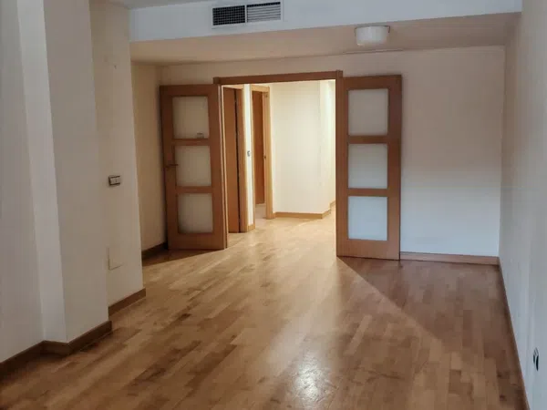 Piso en avenida don juan de borbón, 49