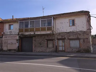 Casa adosada en  Avenida de Palencia 95 - Foto 1
