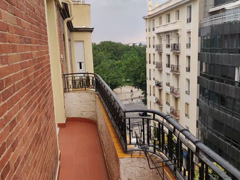 Piso en calle de Menorca, 6