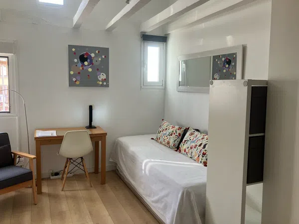 Estudio en calle Águila, 14