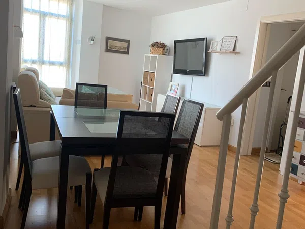 Dúplex en calle Hermanos Arcas, 6