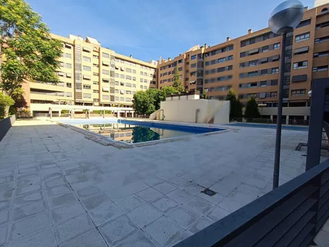 Piso en calle de Bustamante, 26