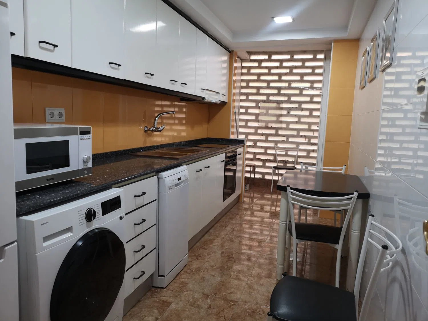 Piso en calle de Campoamor, 64  - 68 - Foto 1