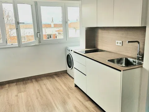 Piso en calle Beleña, 1