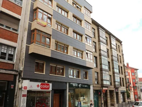 Piso en Calle de Campomanes, 4 - Foto 1